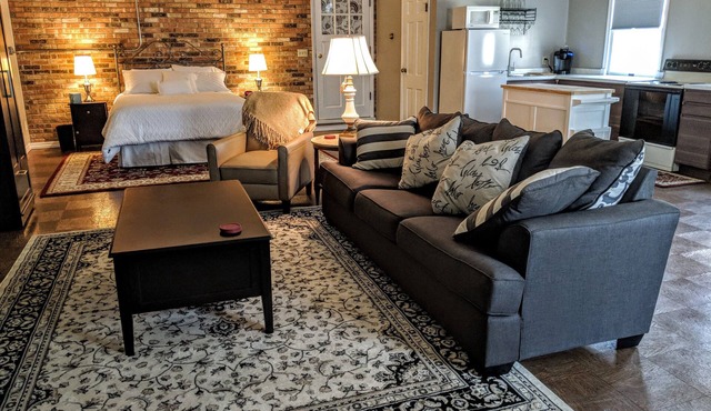 The Studio @ Portage Lion! Stand-Alone Studio Apartment-Close to Notre Dame