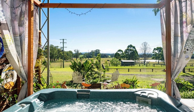 The Studio Retreat perfect for a quiet romantic break. Pet friendly, hot tub.
