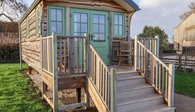 THE STUDIO, romantic, with a garden in Tadcaster