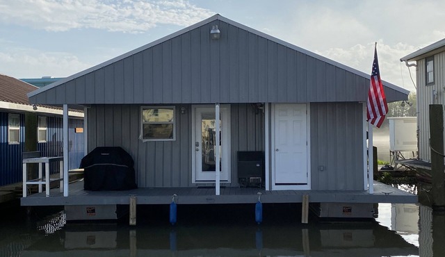 The Stumble Inn Cypress Cove Marina Houseboat