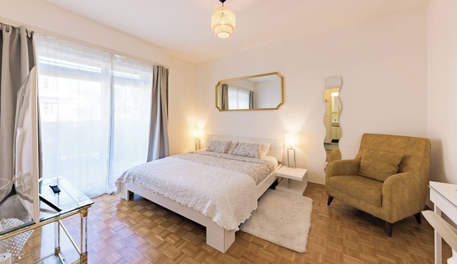 The stylish Minimalist Lakefront