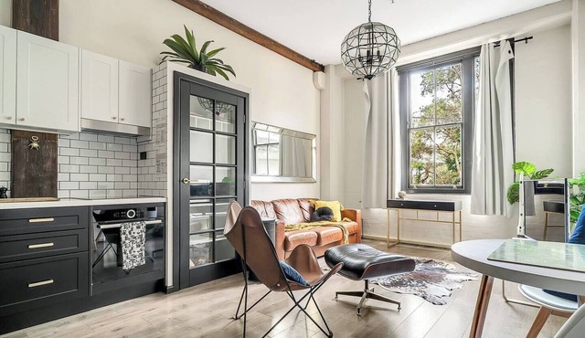 The Stylists House A Chic Inner city Landmark