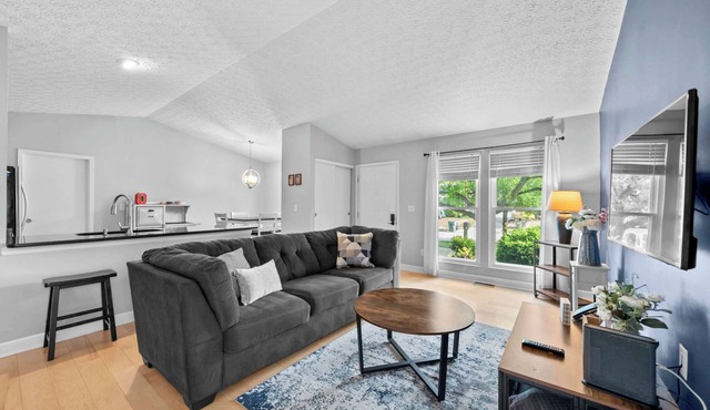 The Suburban Nest – For 6!