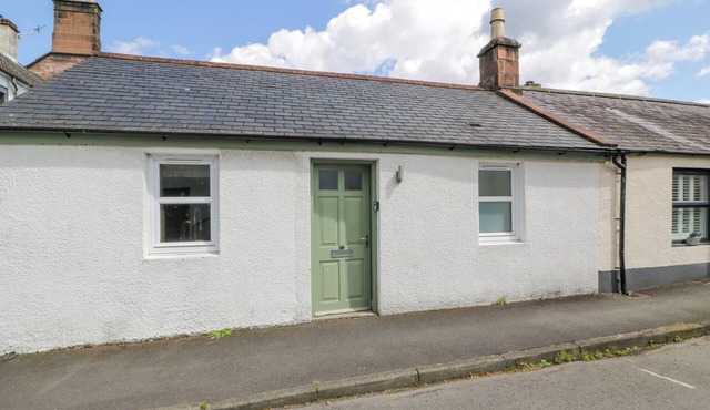 THE SUITE, pet friendly, with a garden in Thornhill