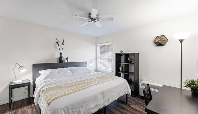 The Suite Spot King Bed No Stairs Covered Parking