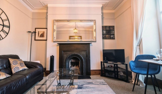 The Summit Apartment Westend - Quiet and Cozy West end flat