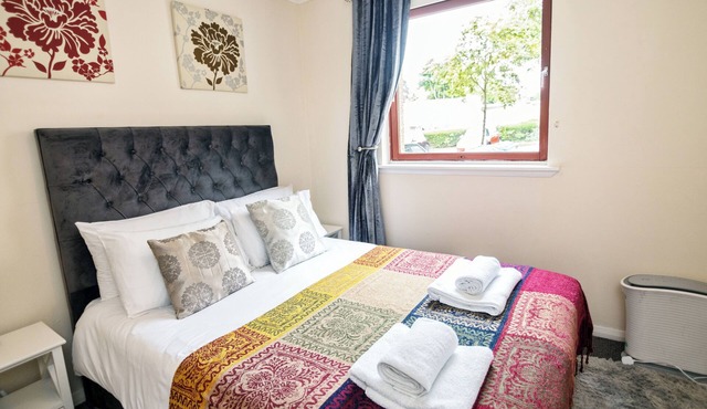 The Summit Apartment: Spacious Quiet flat Central Aberdeen