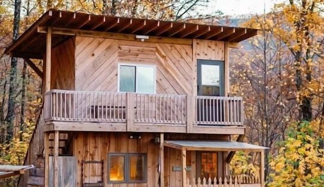 “The Summit Cabin” An Off the Grid Hideaway