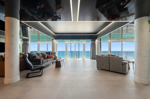 The Summit Penthouse 1501