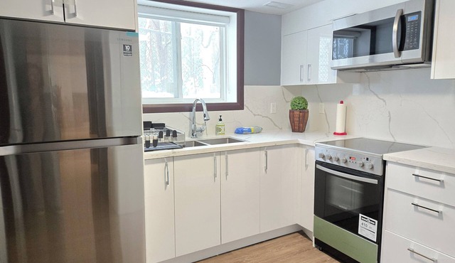 The Sun-Drenched Luxe Suite Designer Family 2BR.