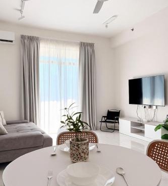 The Sun Executive Suite - Dolphin's Home