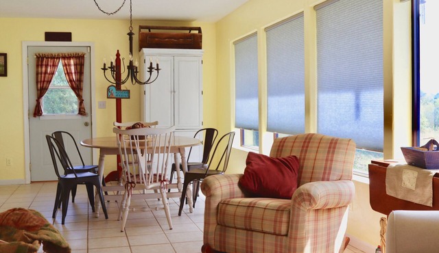 The Sundae Cottage - A Missouri Sweet Spot , beautiful views, secluded 🌻