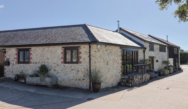 THE SUNDOWNER, pet friendly, character holiday cottage in Axminster