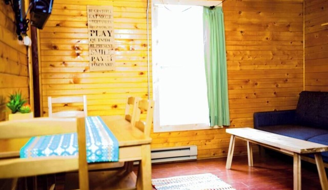 The Sunflower Cabin with Mountain Views