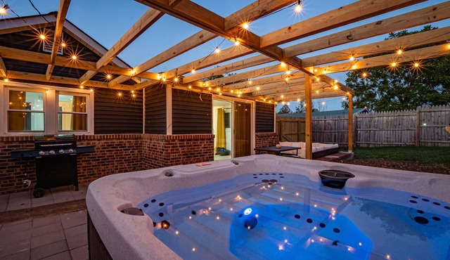 The SunHaus#HOTTUB#FirePIt#Arcade#PetFriendly#