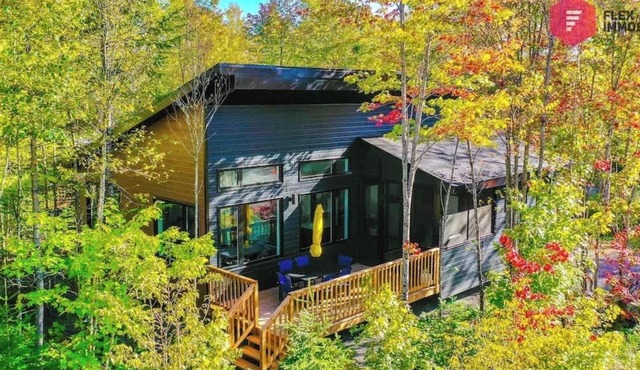 The Sunny-Haus in Portneuf - Private hot tub, Pool