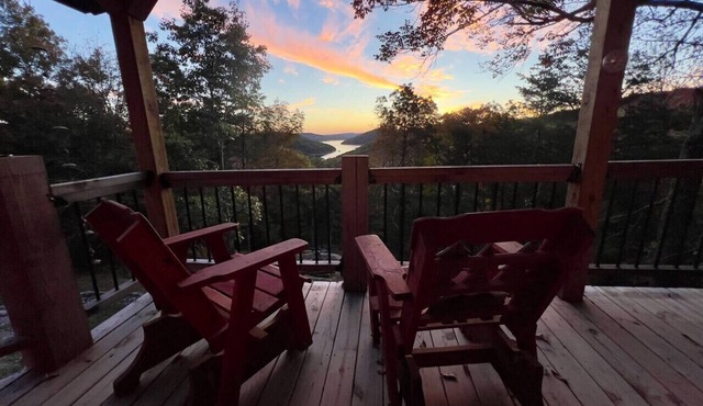 The Sunrise Cabin w/Amazing Views
