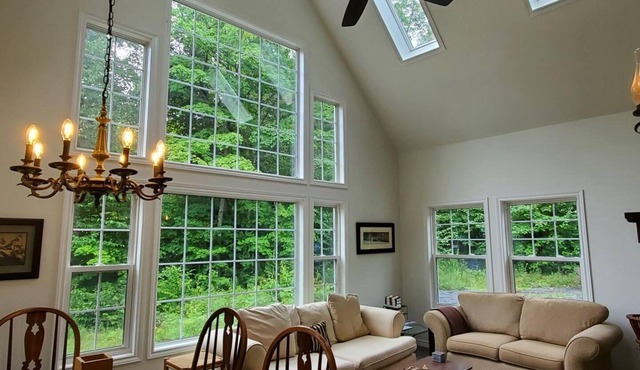 The Sunrise - Peaceful Waterfront Cottage on Dunlop Lake in Elliot Lake