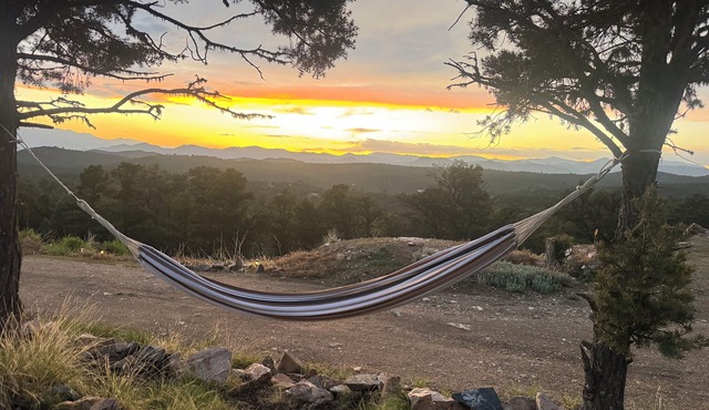 The Sunset Barndo: Relax in the Mountains!