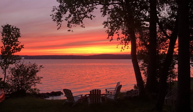 The Sunset Cabin by Lake Bernard Cottages