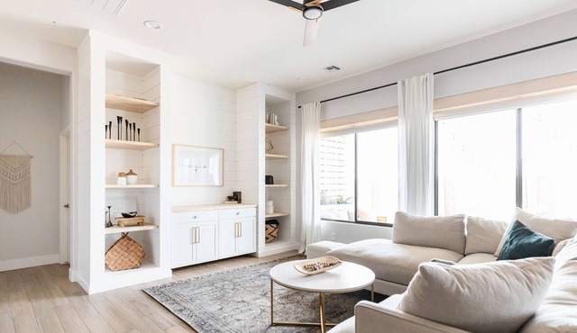 The Sunset House - Luxury Stays in the Desert