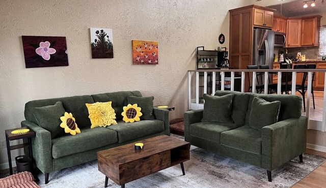 The Sunset Perch | Pet-Friendly + Deck