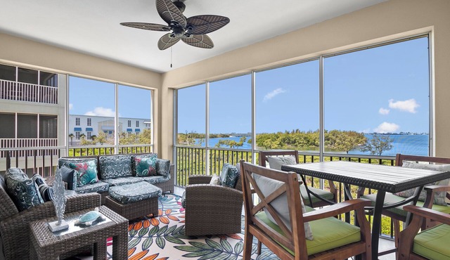 The Sunset Retreat Is A Luxury 3/3 Condo Overlooking Anna Maria Sound.