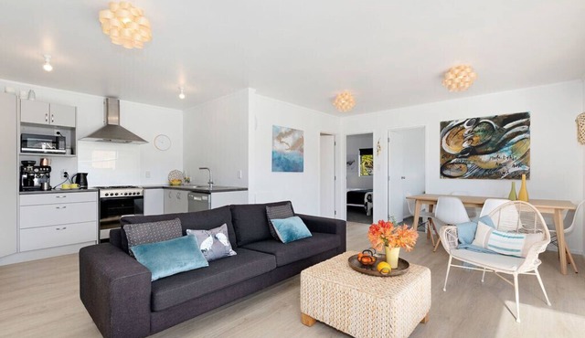 The Sunshine Bungalow - Mangawhai Heads Home