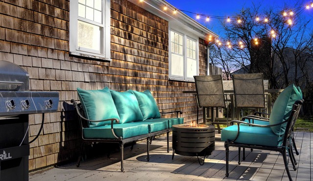 The Sunshine Cape Family/DogFriendly GameRoom Outdoor Shower