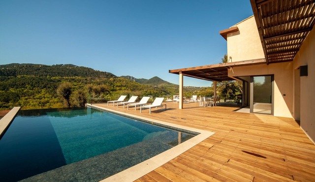 The superb, modern, comfortable CORIAN villa in the heart of the Estérel massif