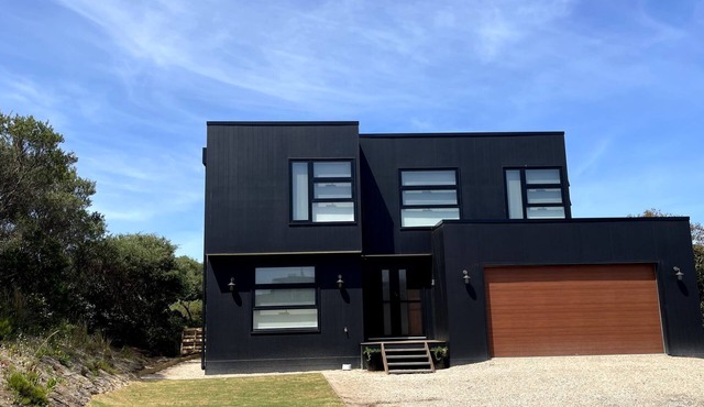 The Superior Holiday Home - amazing property close to the ocean