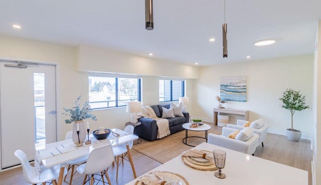 The Surf 203: Luxury Condo on Main St, Near Beach