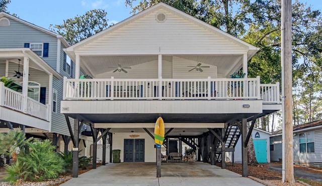 The Surf Shack-Limo Golf Cart & Linens Included in Ocean Lakes Family Campground
