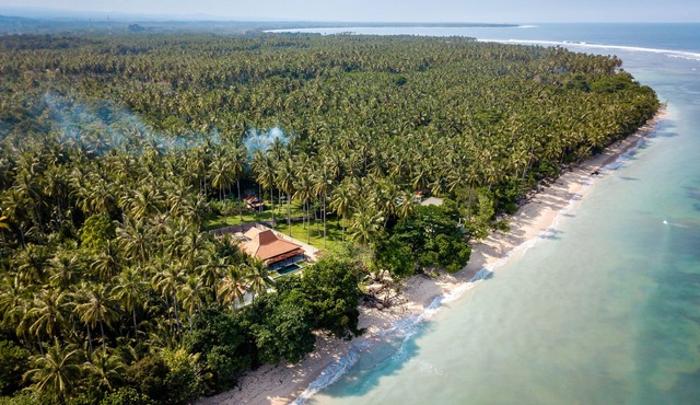 The surf villa in Ujung Bocur