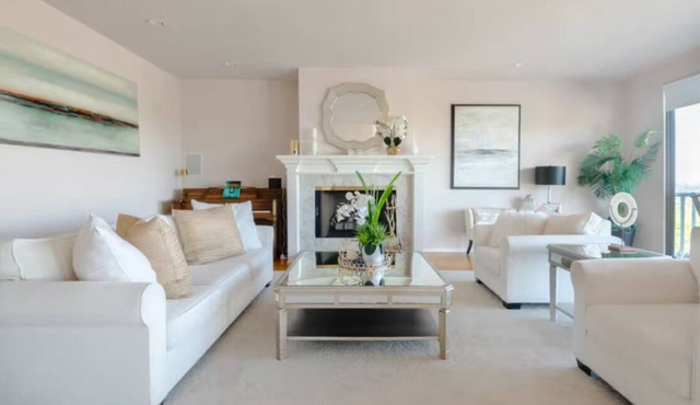 The Swan: A 3bd Spa Like Stay with Game Room, Views, and room for relaxing