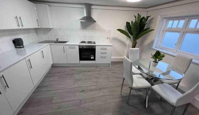 The Swan Apartment Ruislip