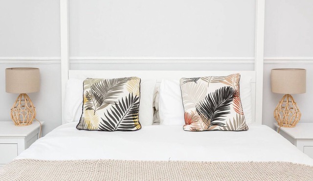 The Swan Apt | Sea View from Every Room | No Fees