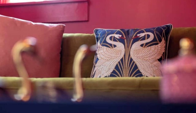 The Swan: Vibrant East Hill Getaway in Pensacola, Close to Beaches and Downtown