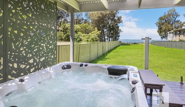 The Sweet Retreat - Hot tub with Lakeviews!
