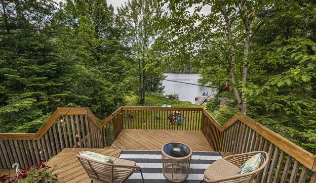 The Sweetest Waterfront Cottage only 35 Minutes from Ottawa