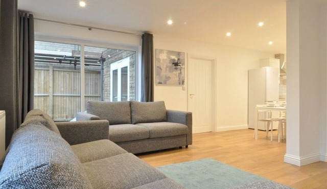 The Swift-Bright, Modern 5-Bed Family Home Nr Bath