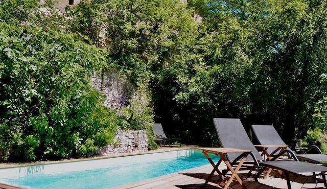 The Swift's Return - Vézénobres, Languedoc Roussillon