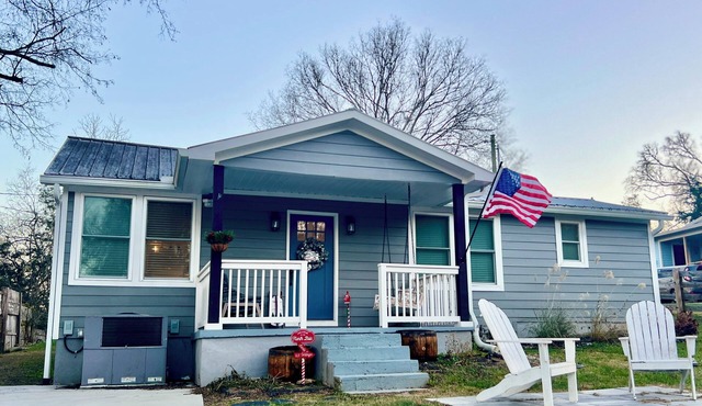 The Sycamore House in the Heart of Historic Leipers Fork Village - Franklin, TN