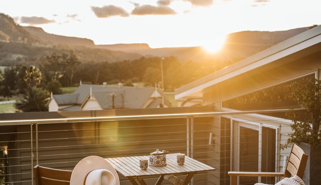 The Tailor's Terrace Kangaroo valley. Modern spacious home with amazing views.