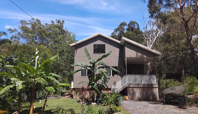 The Taj - an open spaced 2 bedroom serene and inviting getaway on Russel Island