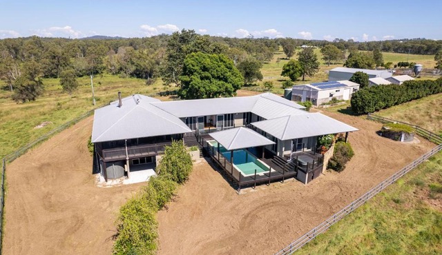 The Tamb Farm House - Your Entertainment Holiday Destination