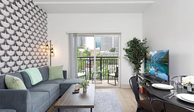 The Tar Heel | Free Parking, Stunning Views, 2Mins to Stadium, Fast WiFi