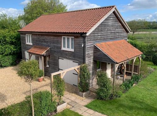 The Tea Barn a cosy entire guest suite & garden in Small village