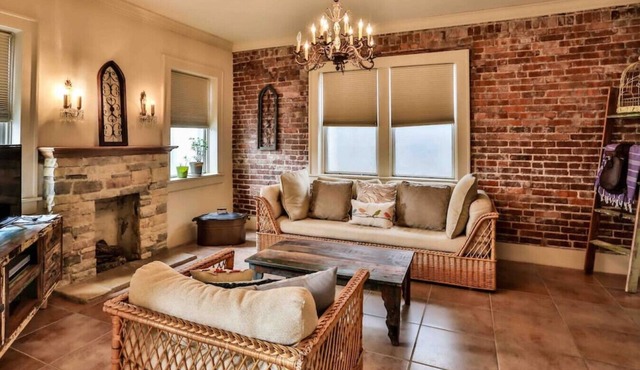 The Teak Follow, beautiful brick enclosed space