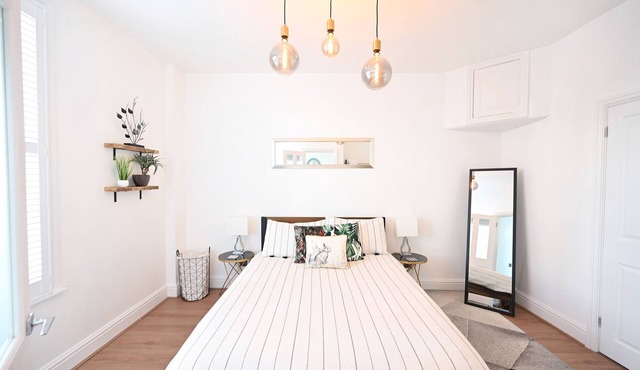 The Teapot Cottage 🫖 in Town Centre.